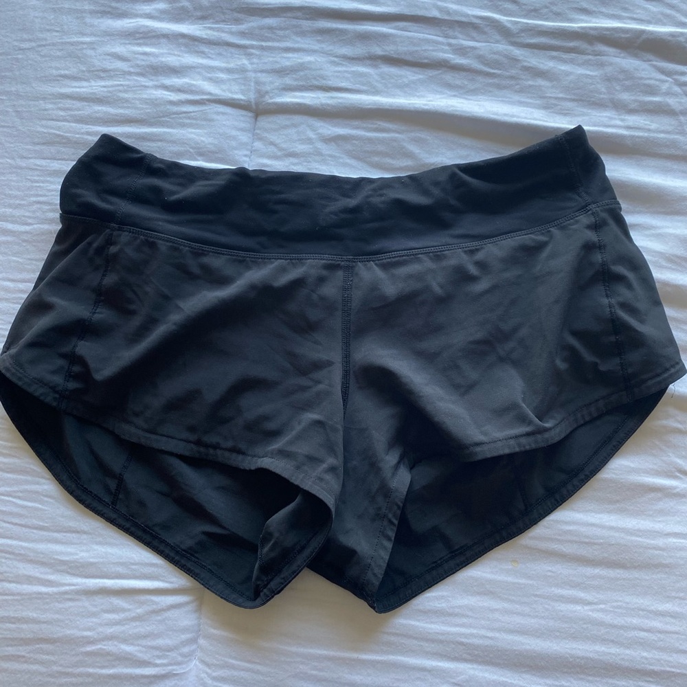 LuluLemon Hotty Hot Short 2.5”